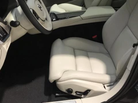 Volvo V90 Cross Country 2.0 B4 D ULTIMATE 4WD AUTO 197 5P