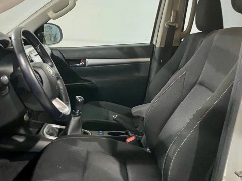 Toyota Hilux 2.4 D4D Cabina Doble VX