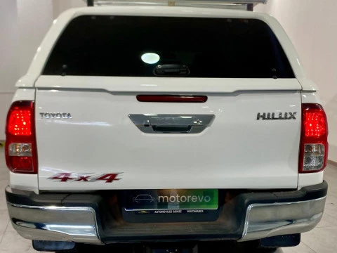 Toyota Hilux 2.4 D4D Cabina Doble VX