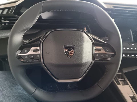 Peugeot 408 1.2 MHEV 145 E-DCS6 ALLURE 5P