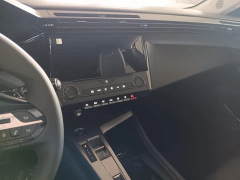 Peugeot 408 1.2 MHEV 145 E-DCS6 ALLURE 5P