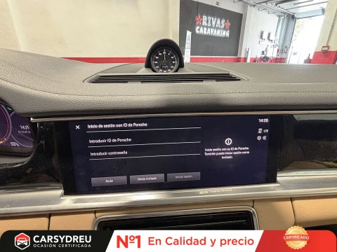 Porsche Panamera 4 E-Hybrid Platinum Edition