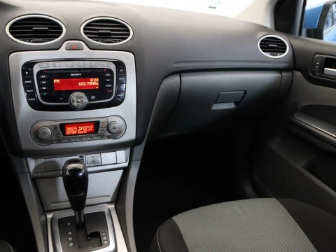 Ford FOCUS 1.6 TREND AUTO 5P