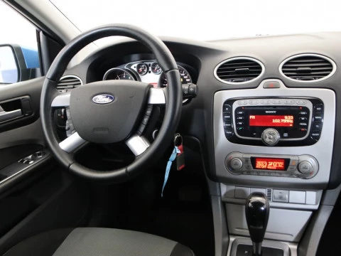Ford FOCUS 1.6 TREND AUTO 5P