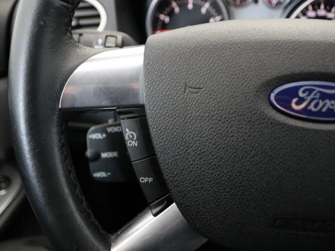 Ford FOCUS 1.6 TREND AUTO 5P