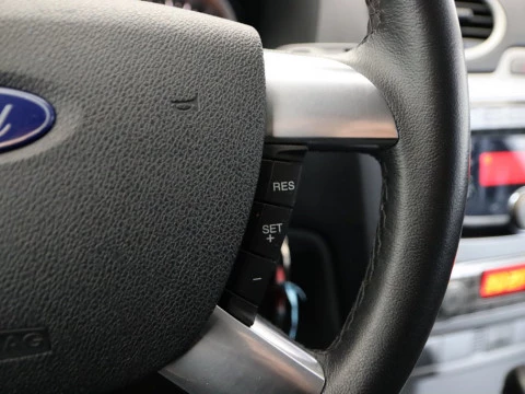 Ford FOCUS 1.6 TREND AUTO 5P