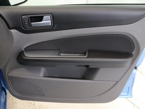 Ford FOCUS 1.6 TREND AUTO 5P