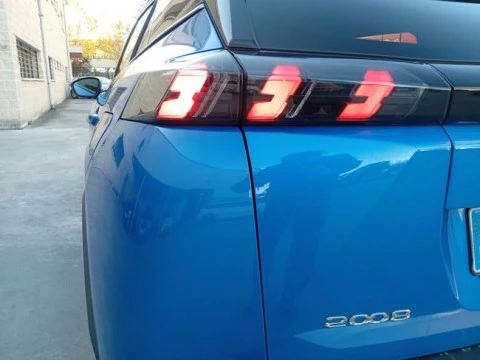 Peugeot 2008 Allure BlueHDI 130 S&S EAT8