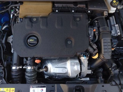 Peugeot 2008 Allure BlueHDI 130 S&S EAT8