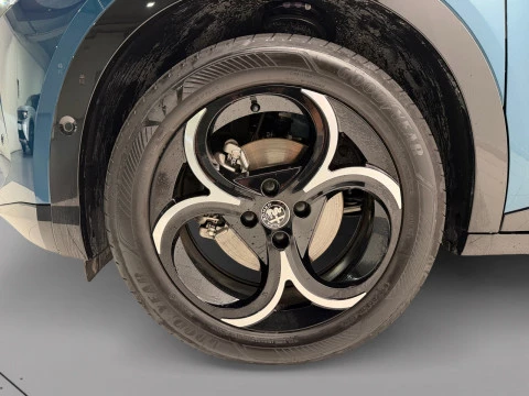 Alfa Romeo Junior Ibrida 100kW (136CV)