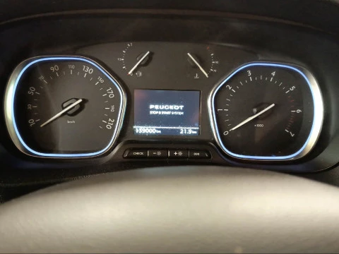 Peugeot Traveller Business 1.6 BlueHDi 85KW (115) Compact