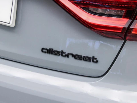 Audi A1 1.5 35 TFSI S TR ADRENAL BLACK ALLSTREET 150 5P