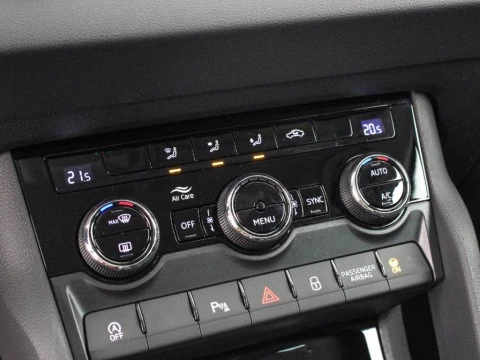 Skoda Karoq KAROQ SELECTION 1,5 TSI 110 KW (150 CV) MANUAL 6 VEL.