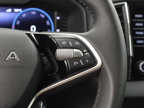 Skoda Karoq KAROQ SELECTION 1,5 TSI 110 KW (150 CV) MANUAL 6 VEL.