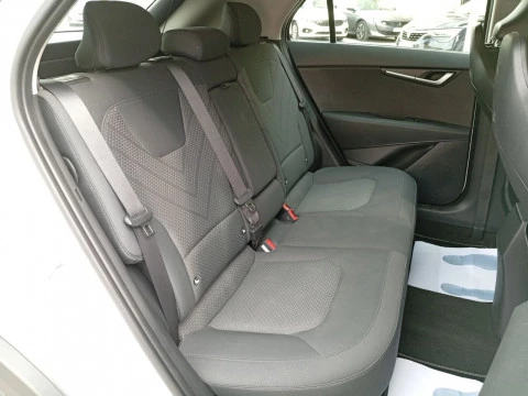 Kia Niro 1.6 GDi HEV 104kW (141CV) Concept