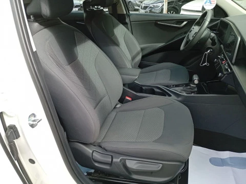 Kia Niro 1.6 GDi HEV 104kW (141CV) Concept