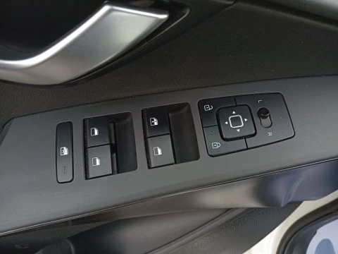 Kia Niro 1.6 GDi HEV 104kW (141CV) Concept