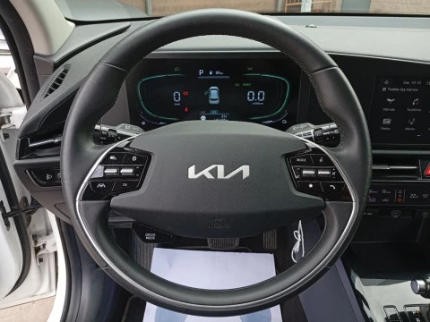 Kia Niro 1.6 GDi HEV 104kW (141CV) Concept