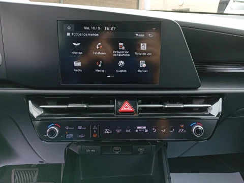 Kia Niro 1.6 GDi HEV 104kW (141CV) Concept