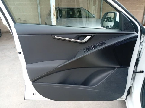 Kia Niro 1.6 GDi HEV 104kW (141CV) Concept