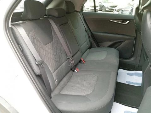 Kia Niro 1.6 GDi HEV 104kW (141CV) Concept