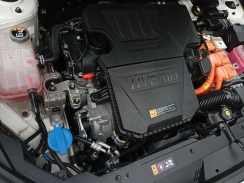 Kia Niro 1.6 GDi HEV 104kW (141CV) Concept