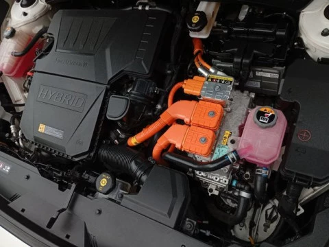 Kia Niro 1.6 GDi HEV 104kW (141CV) Concept