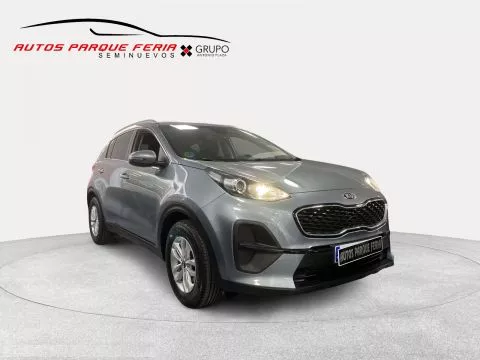 Kia Sportage 1.6 MHEV Drive 100kW (136CV) 4x2 Kia Sportage 1.6 MHEV Drive 100kW (136CV) 4x2