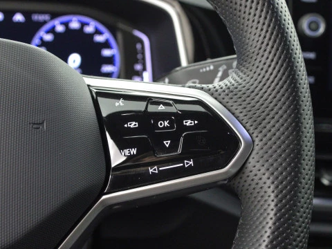 Volkswagen T-Roc 2.0 TDI R-LINE