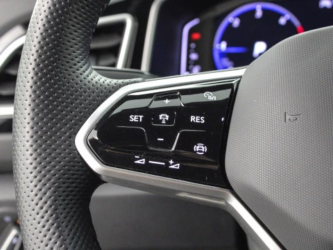 Volkswagen T-Roc 2.0 TDI R-LINE