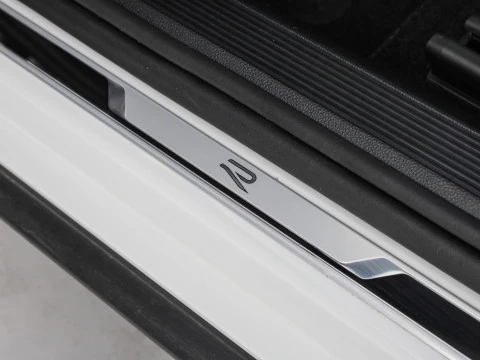 Volkswagen T-Roc 2.0 TDI R-LINE