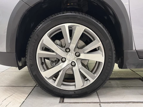 Peugeot 2008 PureTech 130 SANDS Allure 96 kW (130 CV)