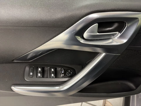 Peugeot 2008 PureTech 130 SANDS Allure 96 kW (130 CV)