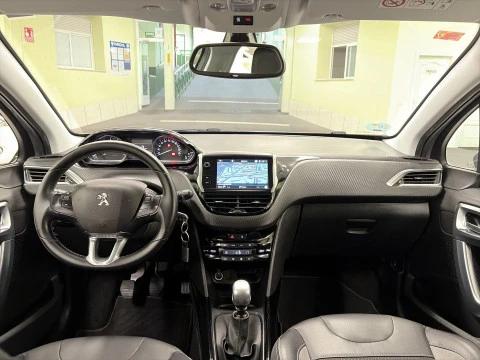 Peugeot 2008 PureTech 130 SANDS Allure 96 kW (130 CV)