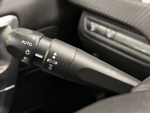 Peugeot 2008 PureTech 130 SANDS Allure 96 kW (130 CV)