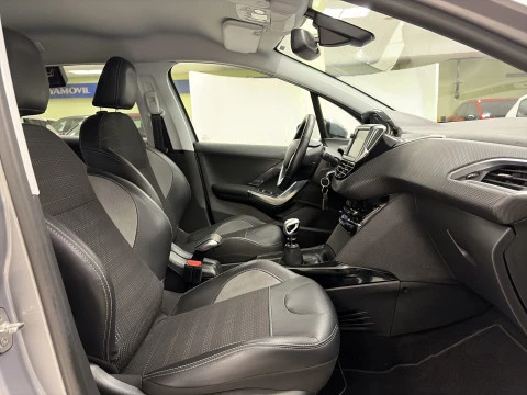 Peugeot 2008 PureTech 130 SANDS Allure 96 kW (130 CV)