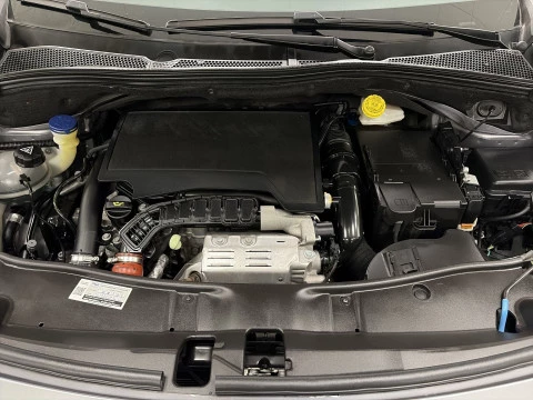 Peugeot 2008 PureTech 130 SANDS Allure 96 kW (130 CV)