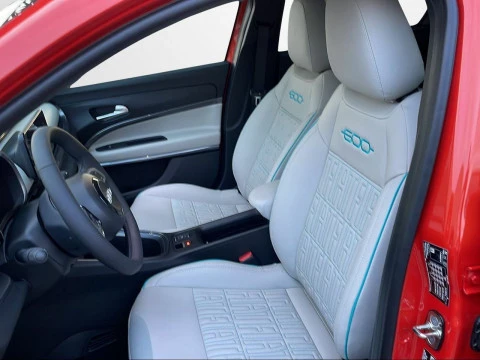 Fiat 600 600e La prima 54kwh 115kw (156cv)