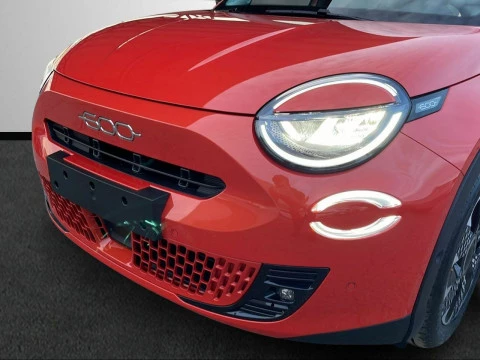 Fiat 600 600e La prima 54kwh 115kw (156cv)