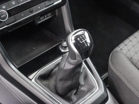 Volkswagen T-Cross 1.0 TSI 70KW ADVANCE 95 5P