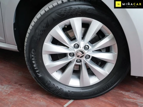 Skoda Kamiq 1.0 TSI Emotion DSG 81 kW (110 CV)