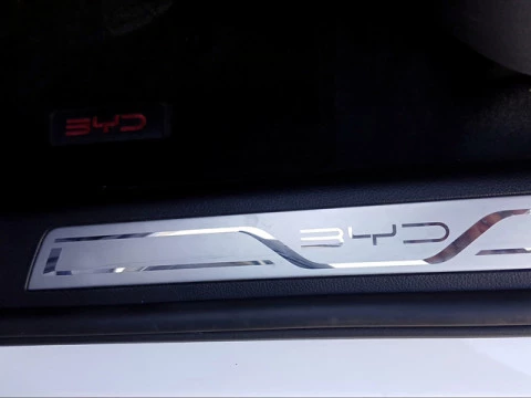 BYD SEAL U DM-i Comfort 160 kW (218 CV)