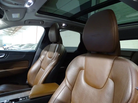 Volvo XC60 2.0 B4 D AWD Inscription Auto