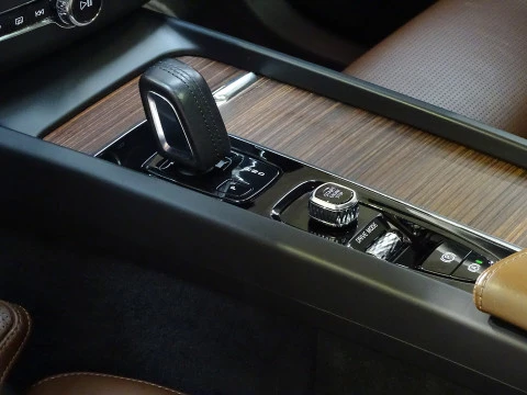 Volvo XC60 2.0 B4 D AWD Inscription Auto