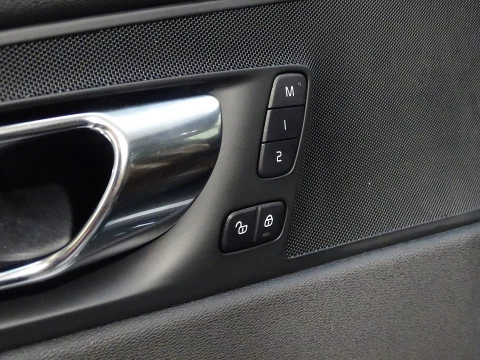 Volvo XC60 2.0 B4 D AWD Inscription Auto