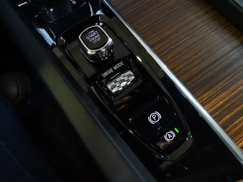 Volvo XC60 2.0 B4 D AWD Inscription Auto