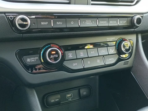 Kia Niro 1.6 GDi PHEV 104kW (141CV) Drive