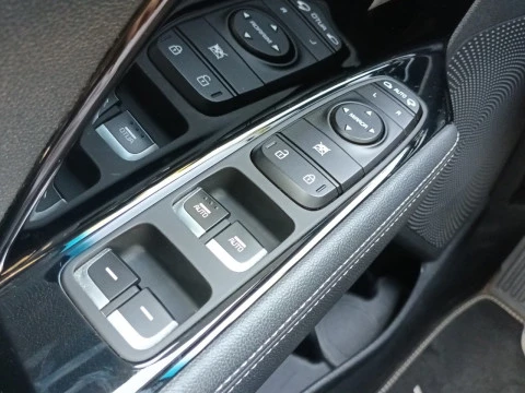 Kia Niro 1.6 GDi PHEV 104kW (141CV) Drive