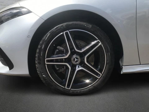 Mercedes-Benz Clase A  250 e Compacto con tecnología híbrida EQ