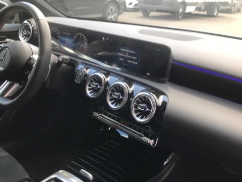 Mercedes-Benz Clase A  250 e Compacto con tecnología híbrida EQ